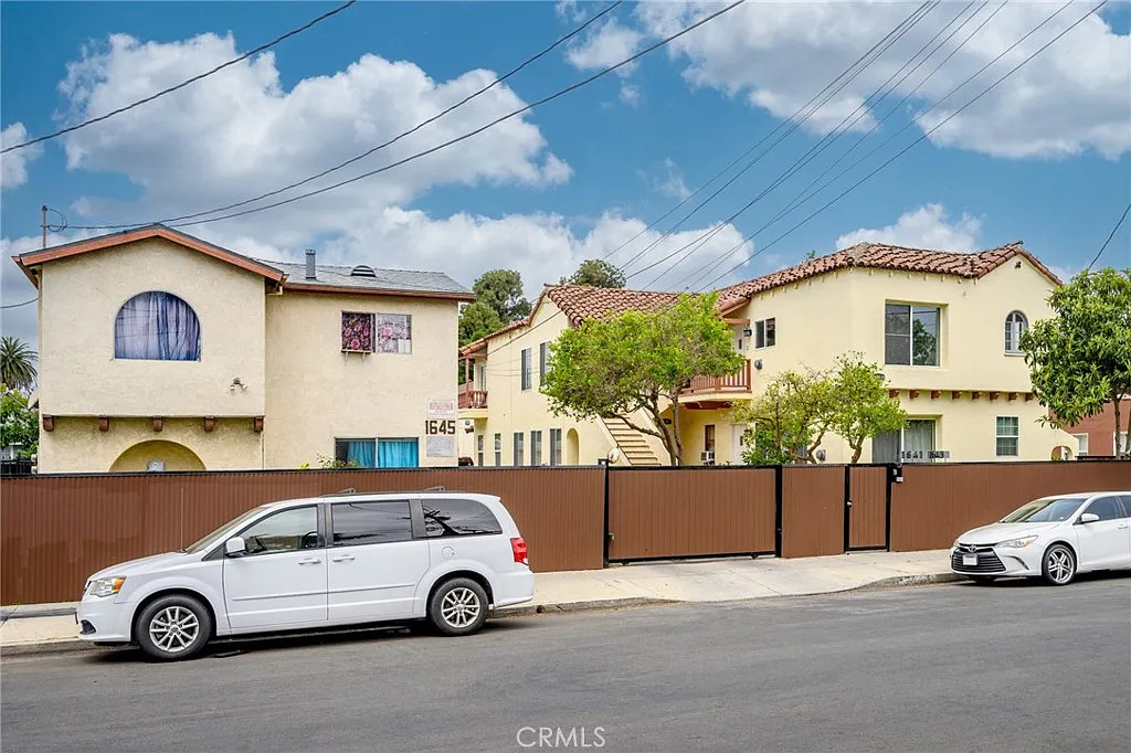 1 bed, 600 sqft, $1,600 — Photo 1