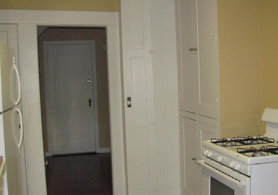 1st image of 21 W Oakland Ave