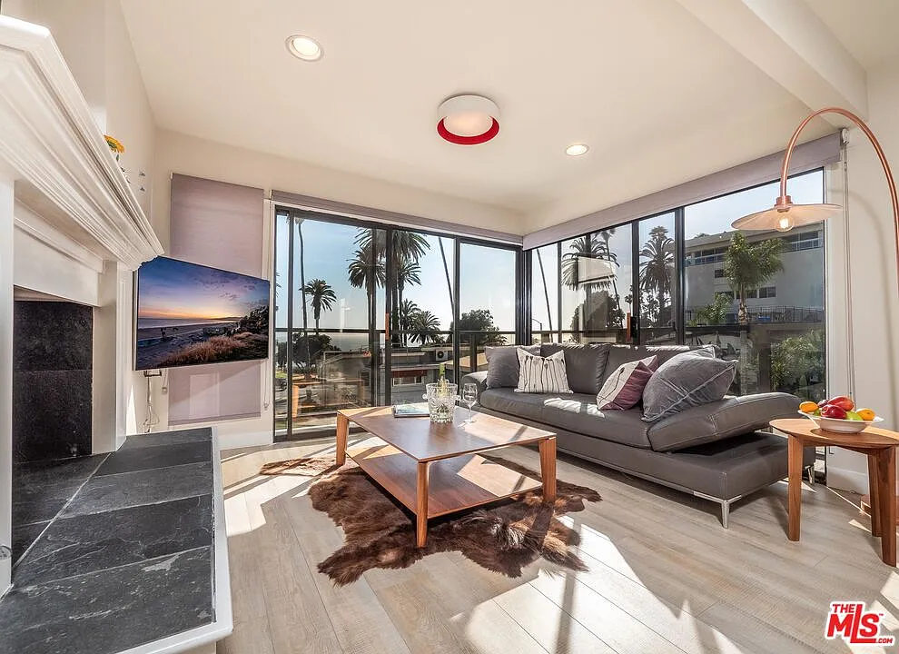 2 bed, 2.0 bath, 1430 sqft, $9,000 — Photo 4