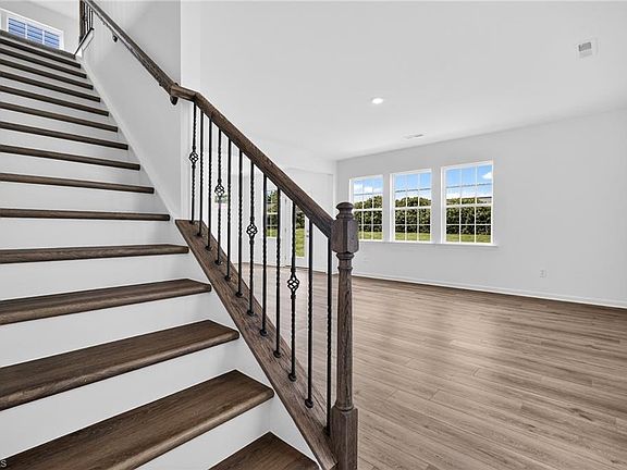 4th image of 5525 Hydrangea St
