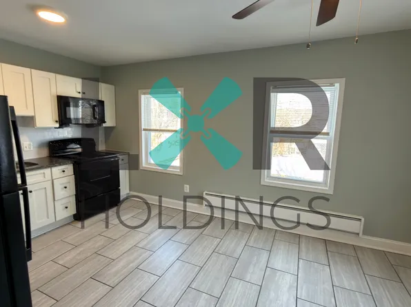 122 Main St E, Darby, PA 19023