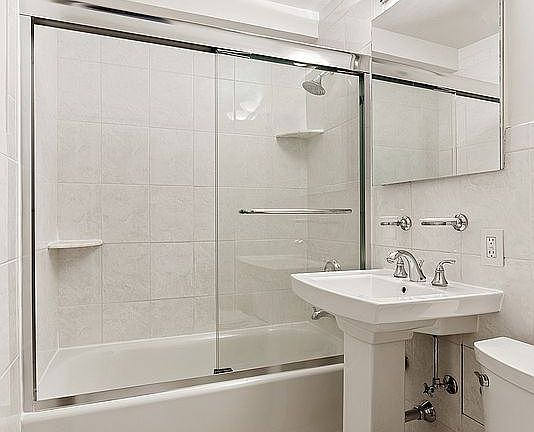4th image of 333 E 66th St APT 11A