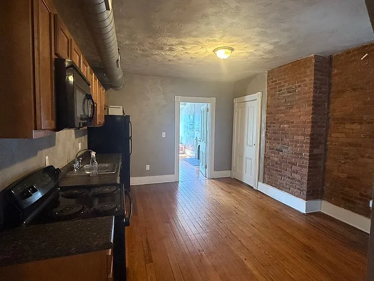 1608 Lowrie Street — Photo 5
