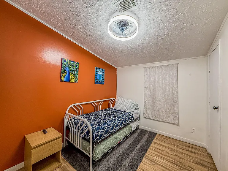 2015 Holly St — Photo 17