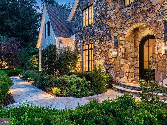 2nd image of 6704 Lupine Ln