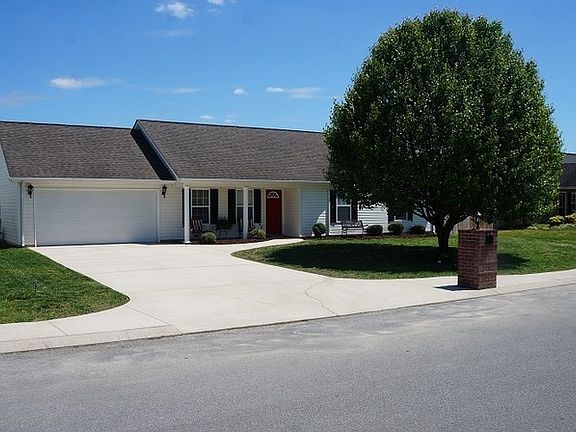 3rd image of 107 Holli Ln