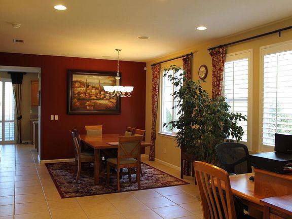 4th image of 302 Wildhorse Ct
