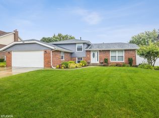 1634 Briarcrest Dr, New Lenox, IL 60451
