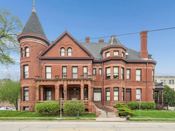 504 Bluff St, Dubuque, IA 52001