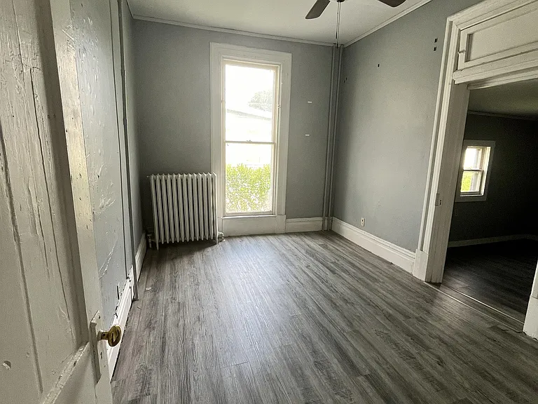 103 E 2nd St #2 — Photo 3