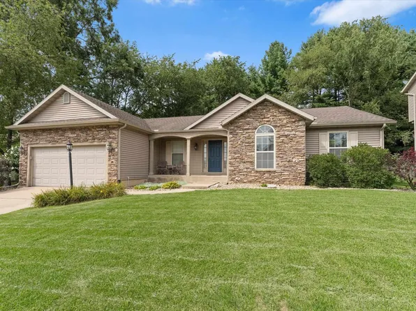 25603 Rolling Hills Dr, South Bend, IN 46628