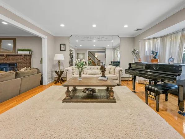 174 Tallman Street image 5 of 36