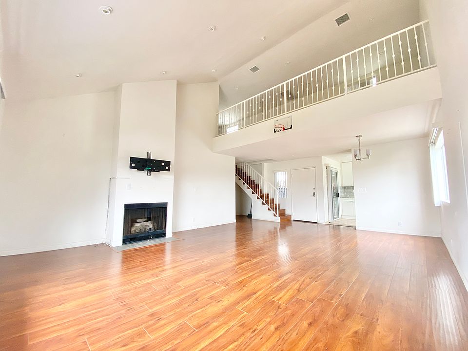 1st image of 849 S Shenandoah St #305