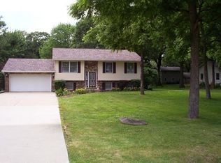 439 S Main St, Seneca, IL 61360