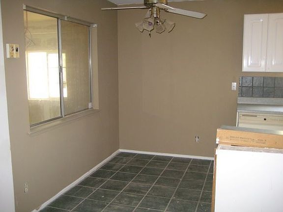 5th image of 11063 Redwood Ave