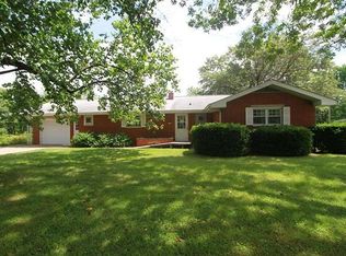 5219 Wickway Dr, Alton, IL 62002