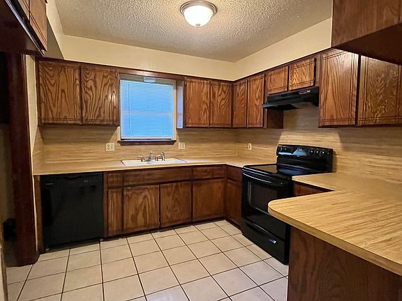 3rd image of 141 E Juniper Ln