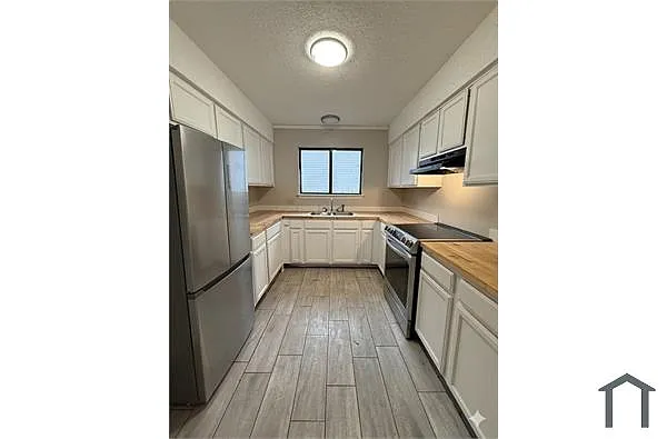 Building Photo - 5409 Meadow Crst