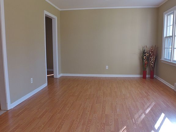 5th image of 241 Burton St