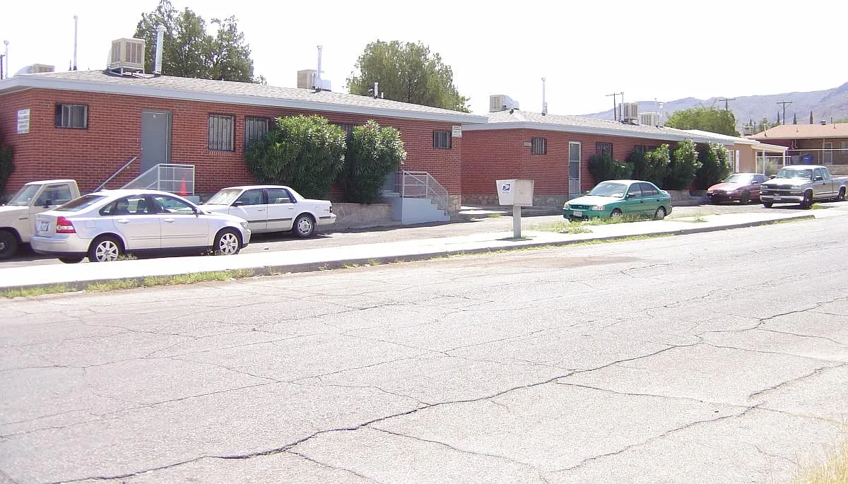 3826 Harrison Ave — Photo 1