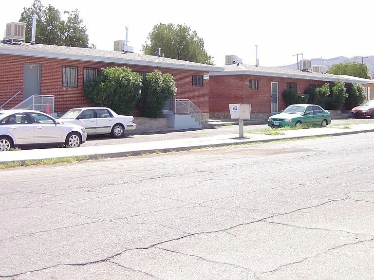 3826 Harrison Ave — Photo 1