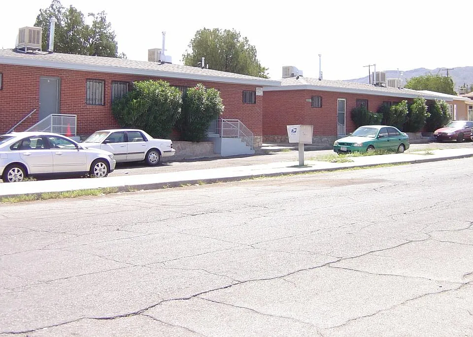 3826 Harrison Ave