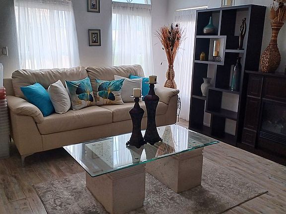 3rd image of 1137 W Calle Querida
