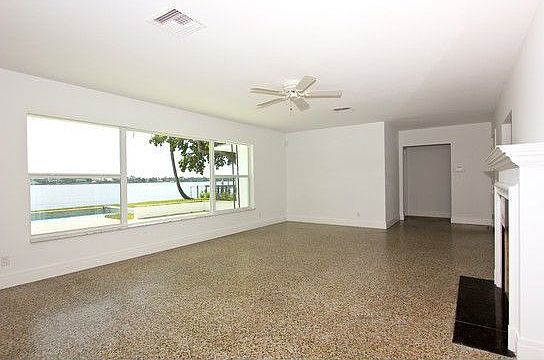 2nd image of 3014 N Flagler Dr