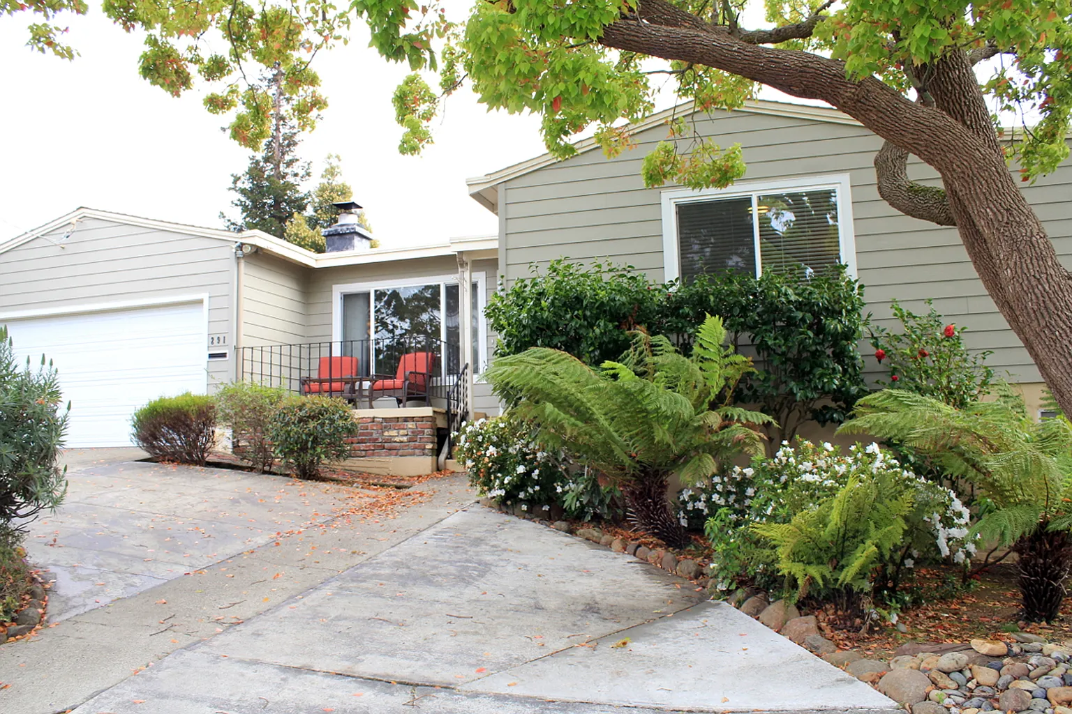 291 La Casa Ave photo 1