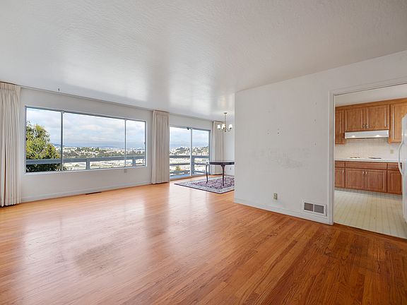 5th image of 178 Bridgeview Dr