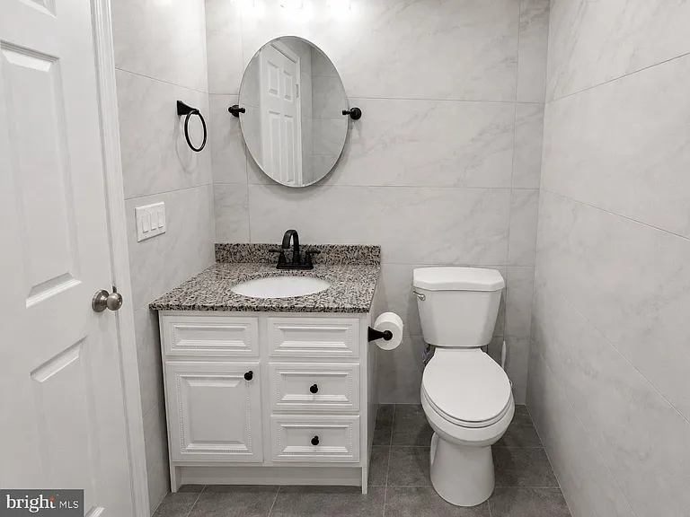 427 W Girard Ave #3 — Photo 2