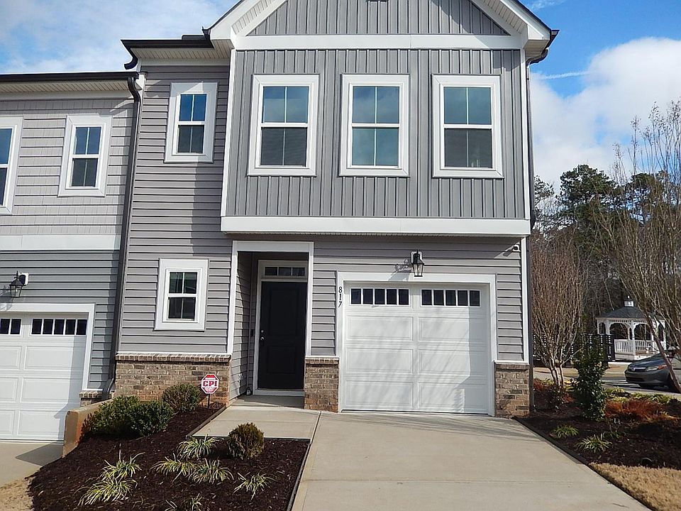 1st image of 817 Oak Center Dr