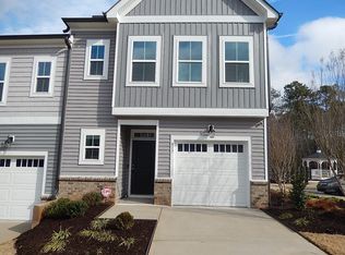 817 Oak Center Dr, Raleigh, NC 27610
