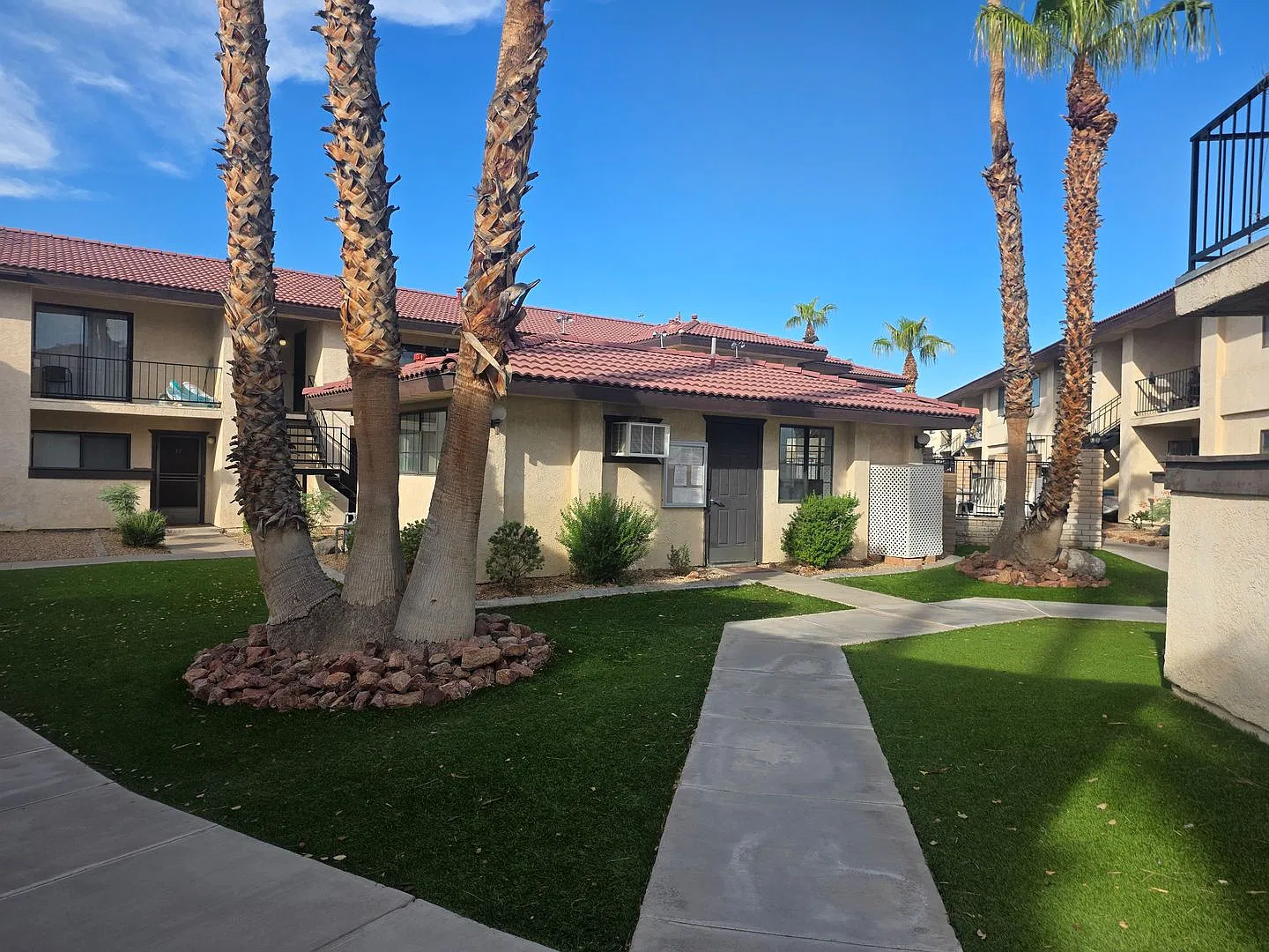 Charming 2 bedroom/1 Bath Condo located in the Gated Community of Casa Del Rio Condominiums. — Photo 1