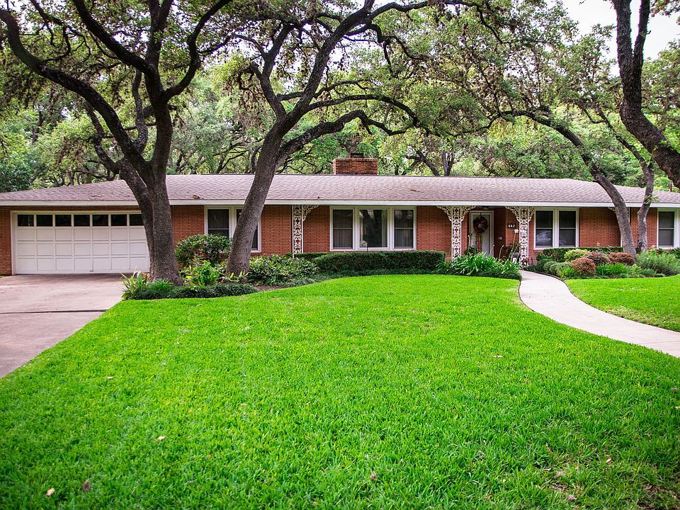1st image of 205 Prinz Dr