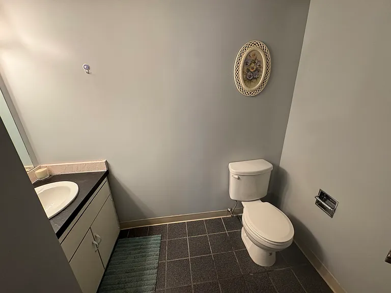2711 W 24th Ter — Photo 5