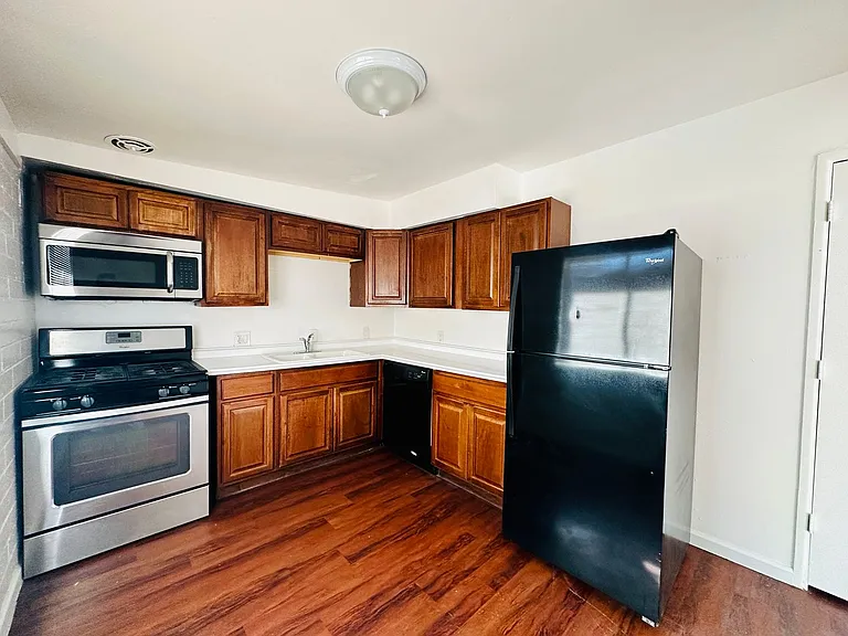 Fairmount-4215 — Photo 16