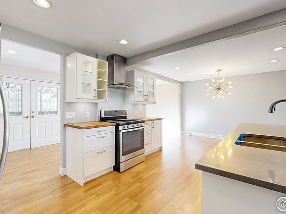 4th image of 8406 Quay Dr