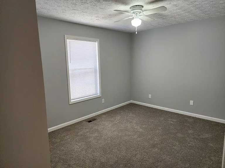 836 Sunset Ct NW — Photo 11