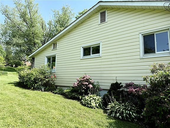 3rd image of 217 Crescent Dr