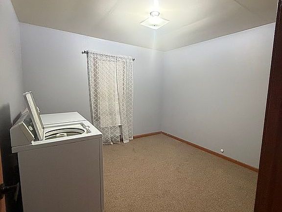3rd image of 206 Main St