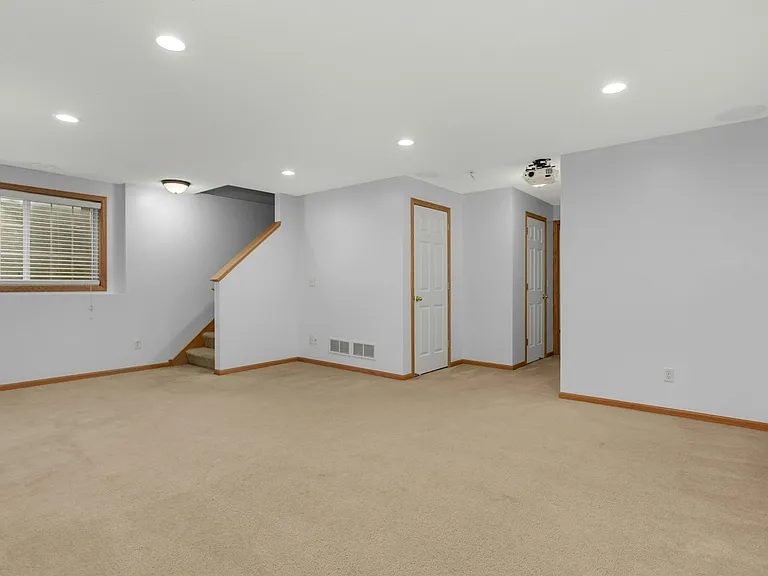 9771 Gable Dr — Photo 13