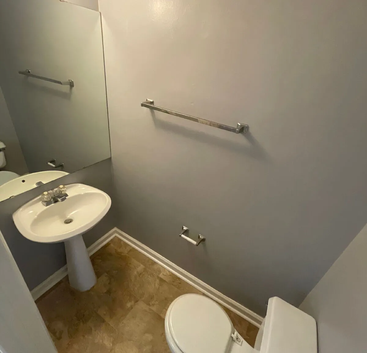 2 bed, 2.5 bath, 992 sqft, $1,150 — Photo 2