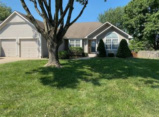 2515 NE Springbrook St, Blue Springs, MO 64014