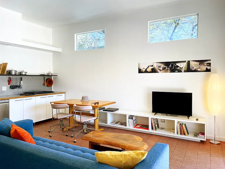 834 E Mabel St #2 — Photo 4