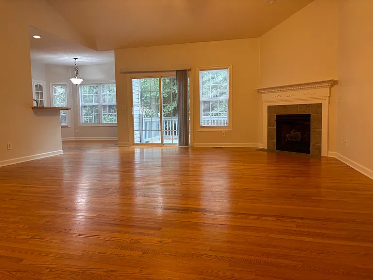 4601 Airport Rd — Photo 2