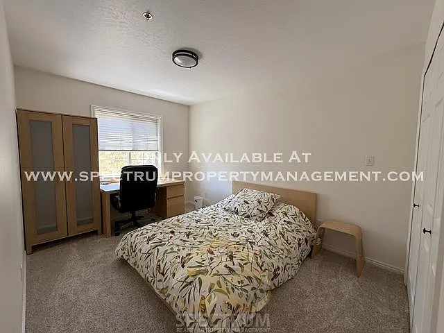 1045 Oberland Dr — Photo 15