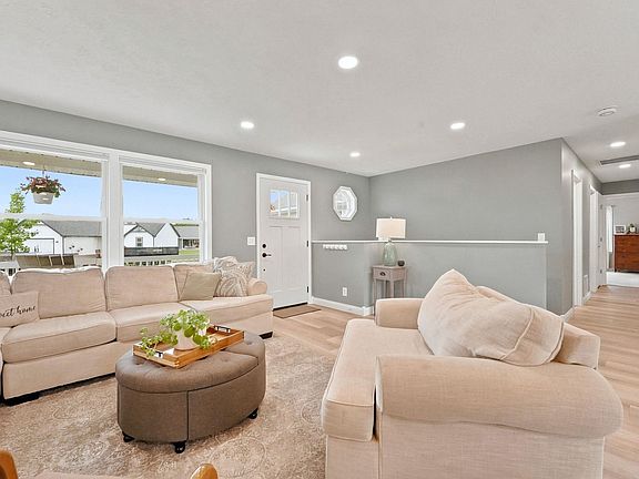 5th image of 4421 E Magill Ct