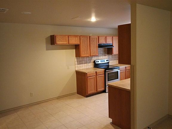 5th image of 356 Oak Dr
