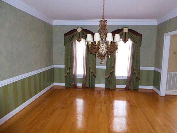 5th image of 6739 Hidden Woods Dr